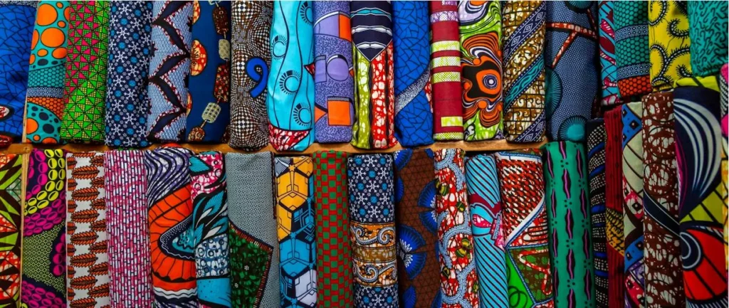 Photo de différents pagnes africains